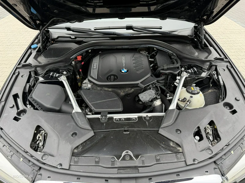 BMW Seria 5 G30 518 3