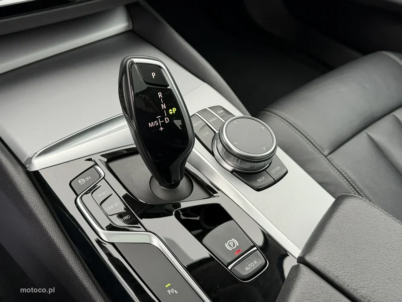 BMW Seria 5 G30 518 30