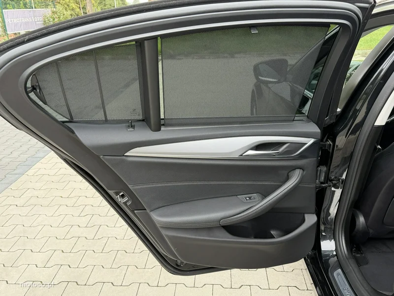 BMW Seria 5 G30 518 32