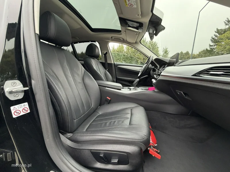 BMW Seria 5 G30 518 37