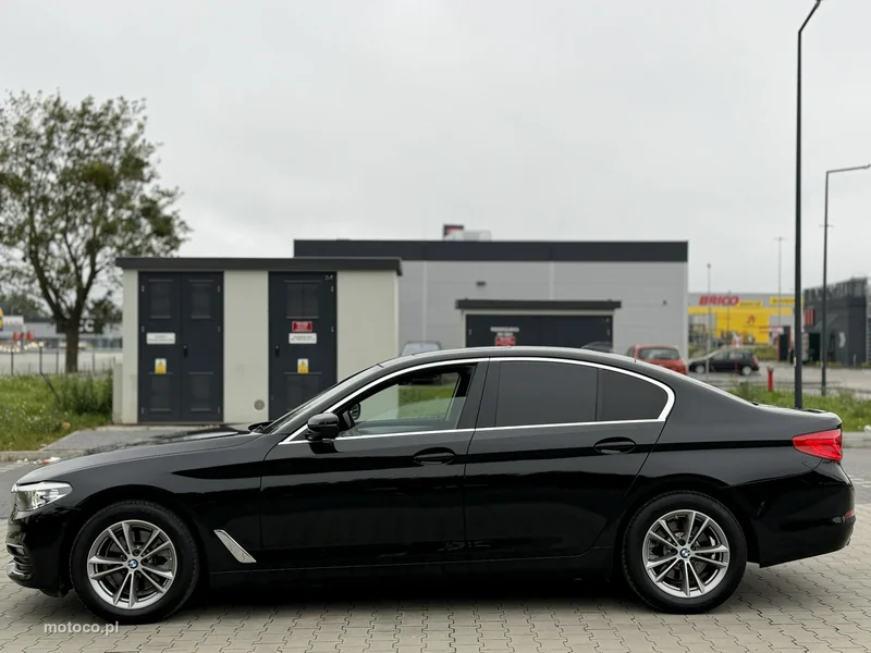 BMW Seria 5 G30 518 6