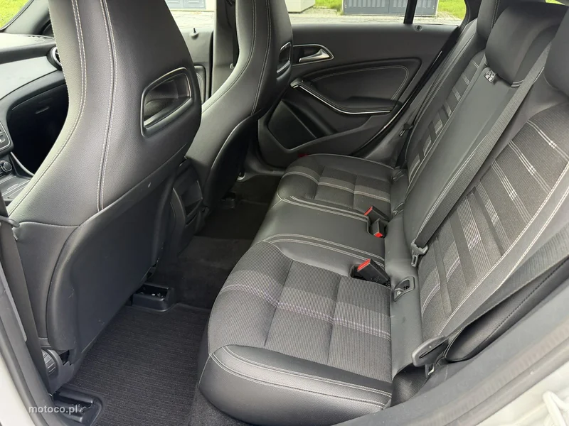 Mercedes-Benz CLA C117 220 31