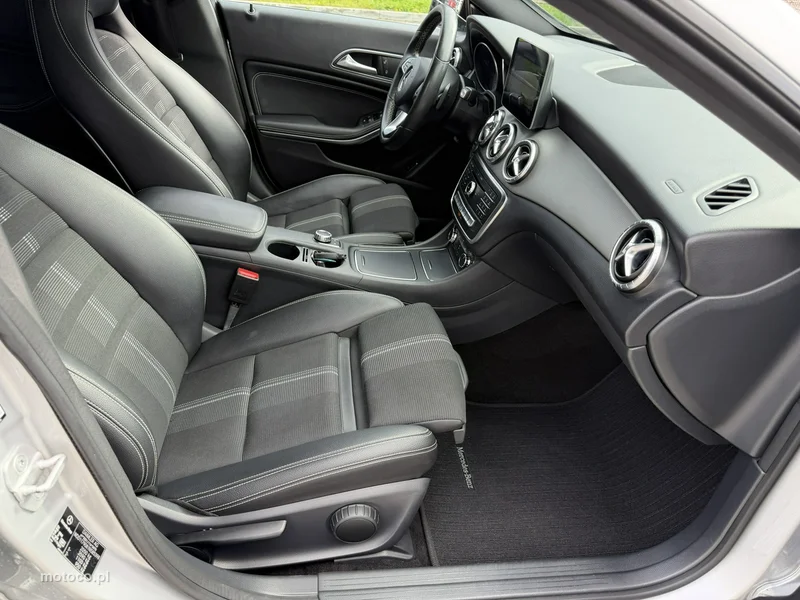 Mercedes-Benz CLA C117 220 34