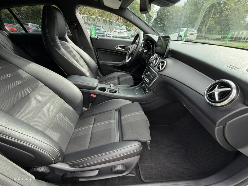Mercedes-Benz CLA C117 220 35
