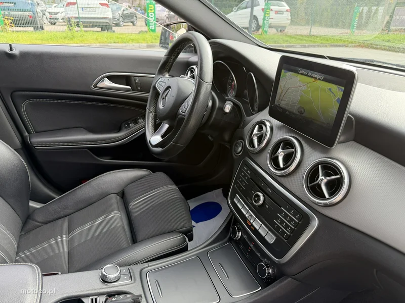 Mercedes-Benz CLA C117 220 37
