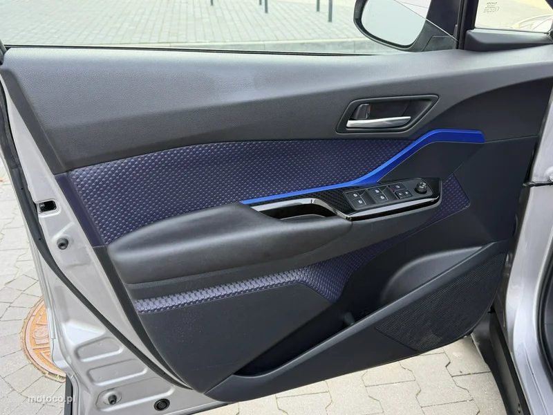 Toyota C-HR AX10 14