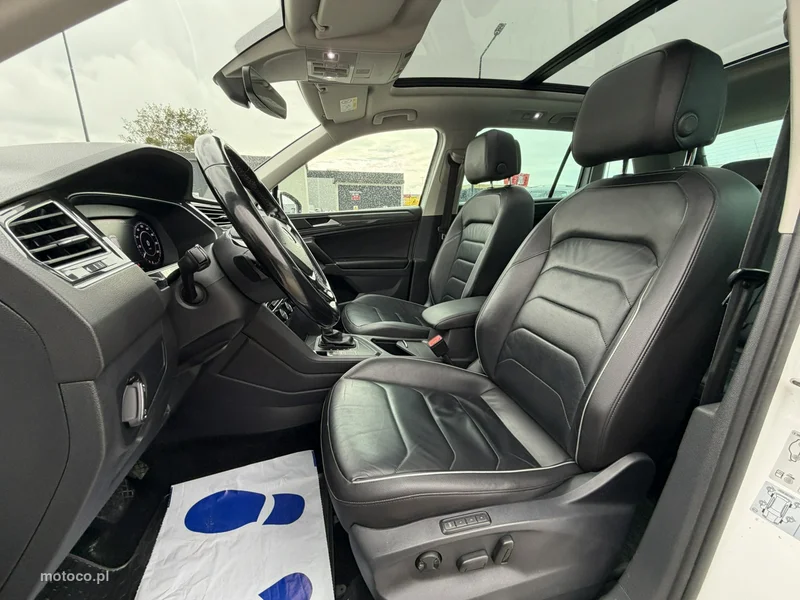 Volkswagen Tiguan AD 15