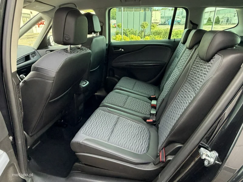 Opel Zafira C Tourer 30