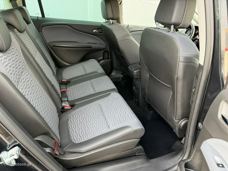 Opel Zafira C Tourer 31