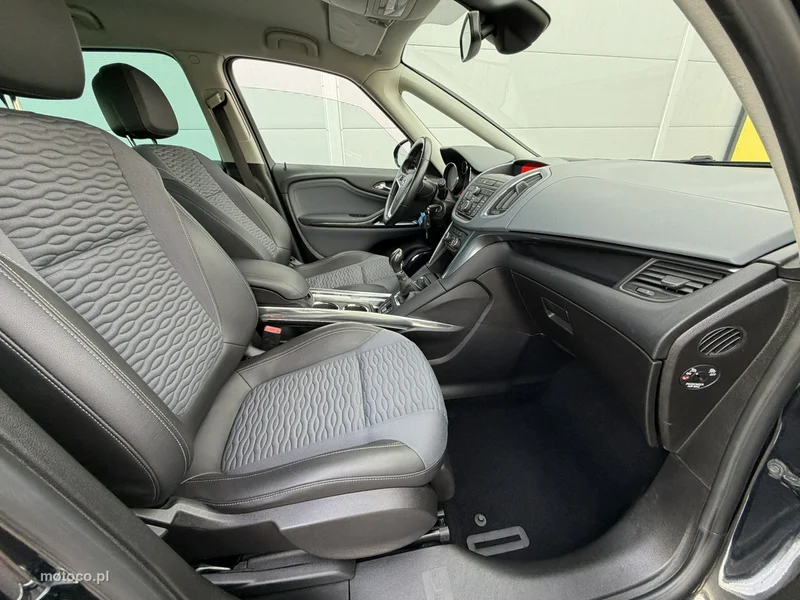 Opel Zafira C Tourer 34