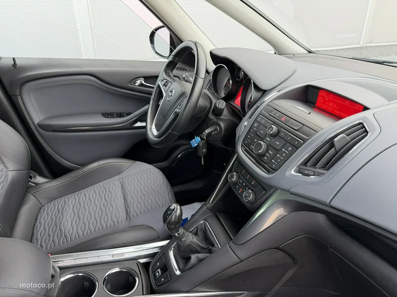Opel Zafira C Tourer 36