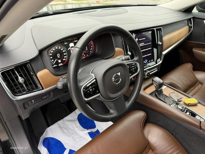 Volvo S90 18