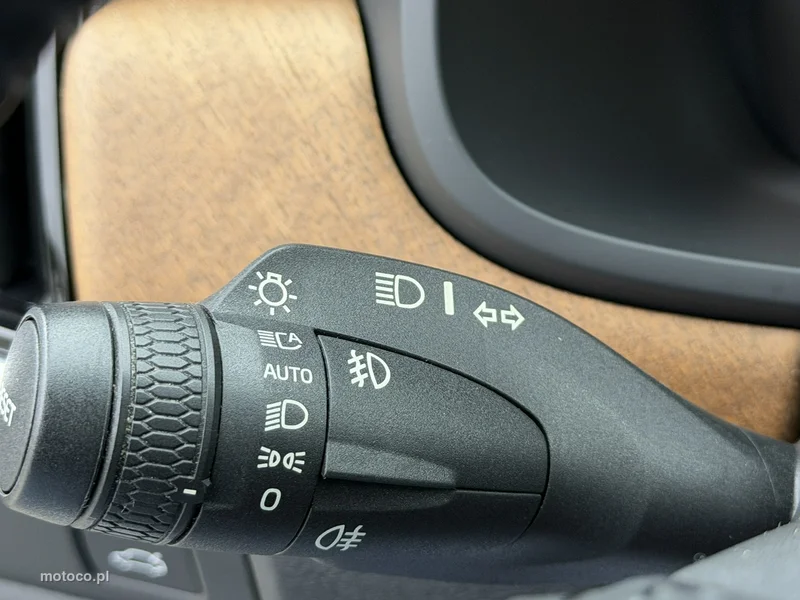 Volvo S90 23