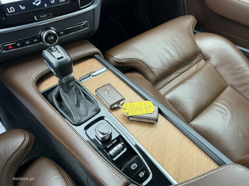 Volvo S90 27
