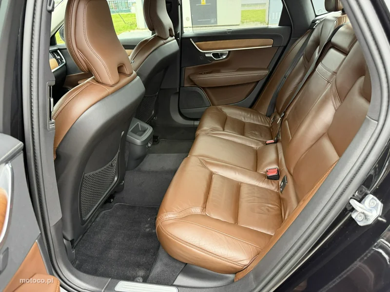 Volvo S90 30