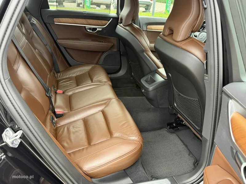 Volvo S90 32