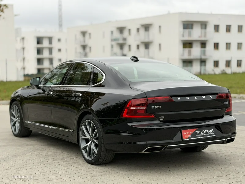 Volvo S90 8