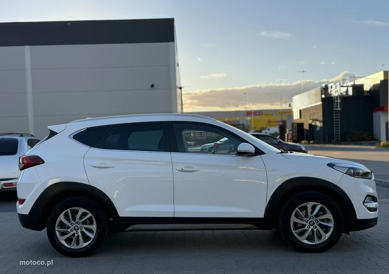 Hyundai TUCSON 12