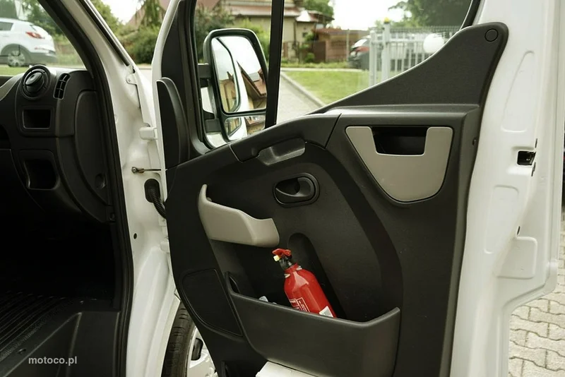 Renault Master 17