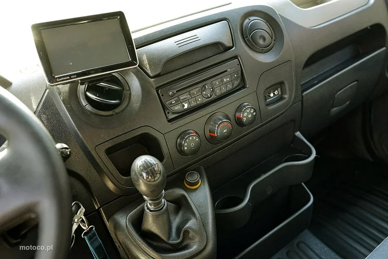 Renault Master 28