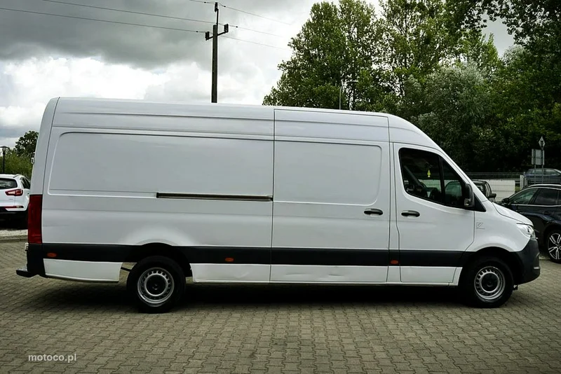 Mercedes-Benz Sprinter 12