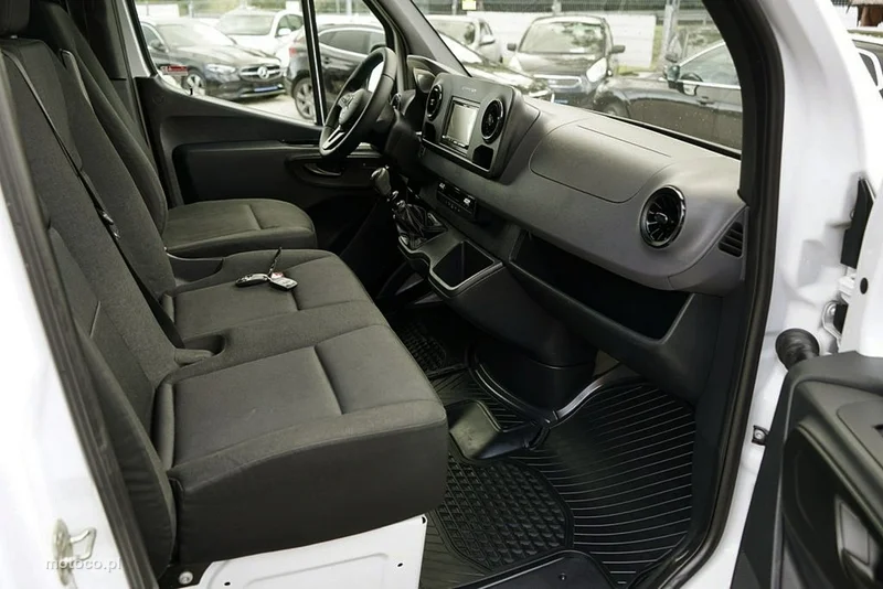 Mercedes-Benz Sprinter 17