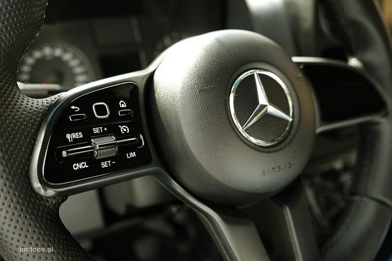 Mercedes-Benz Sprinter 22