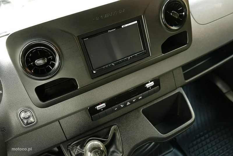 Mercedes-Benz Sprinter 23