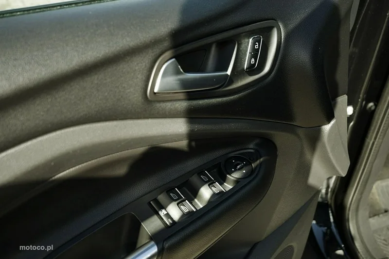 Ford Kuga II 16