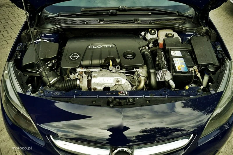 Opel Astra J 11