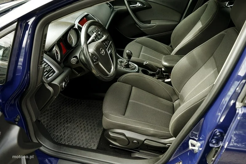 Opel Astra J 13
