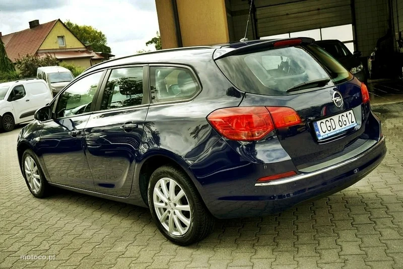 Opel Astra J 3