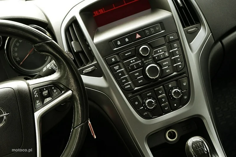 Opel Astra J 22