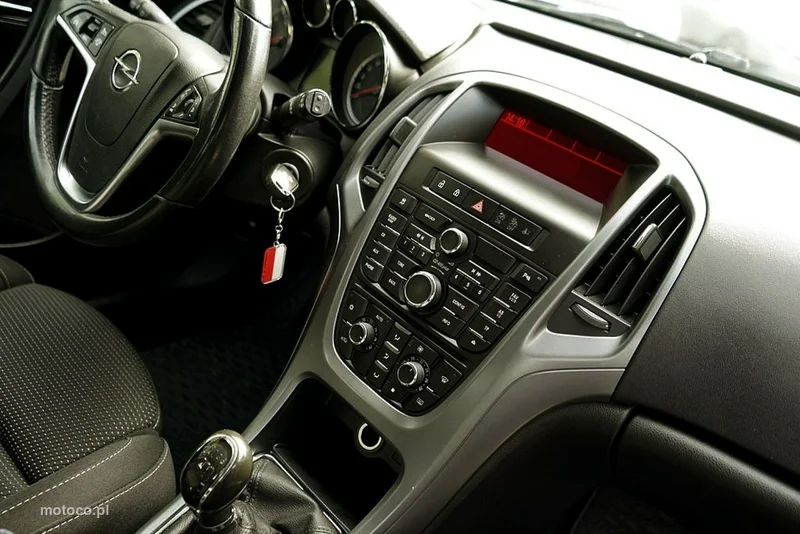 Opel Astra J 24