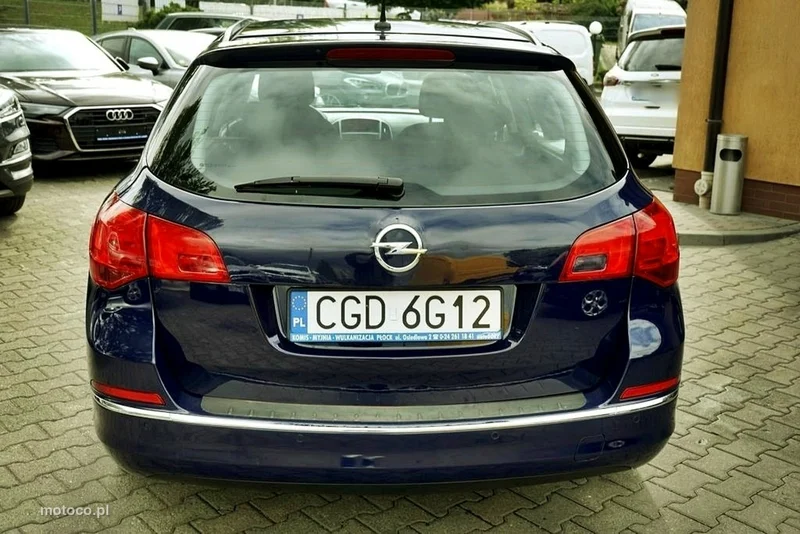 Opel Astra J 4