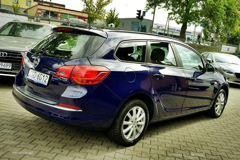 Opel Astra J 5