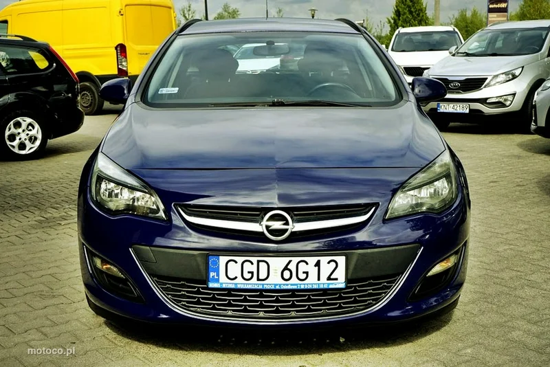 Opel Astra J 8