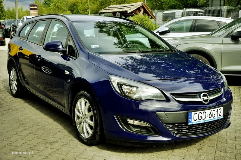 Opel Astra J 9