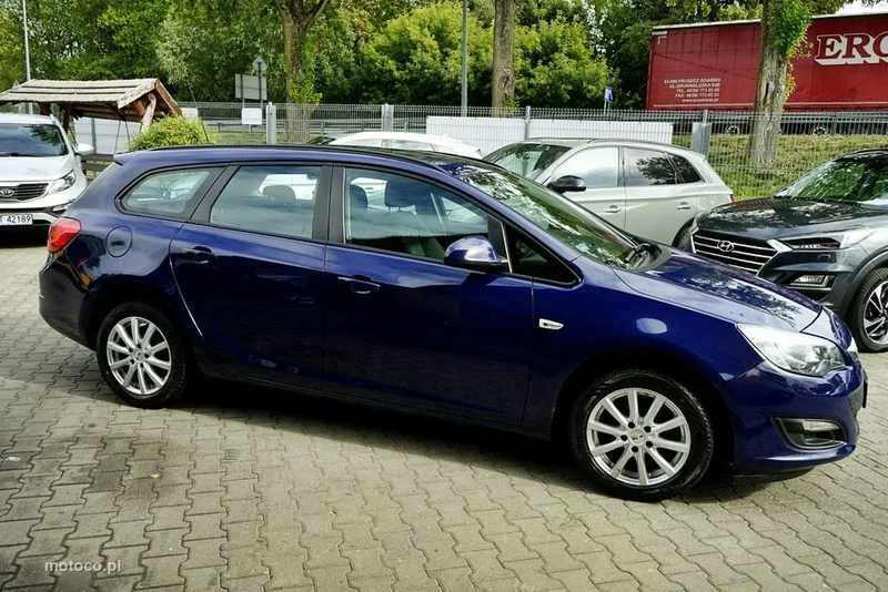Opel Astra J 10