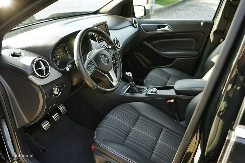 Mercedes-Benz Klasa B W246 B 180 14
