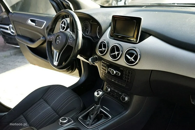 Mercedes-Benz Klasa B W246 B 180 18