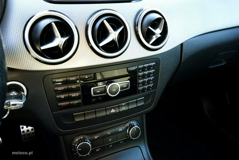 Mercedes-Benz Klasa B W246 B 180 19
