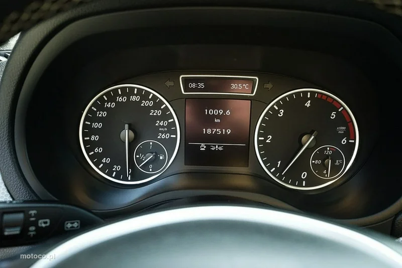 Mercedes-Benz Klasa B W246 B 180 23