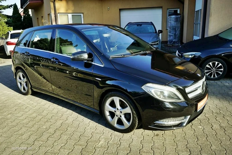 Mercedes-Benz Klasa B W246 B 180 9