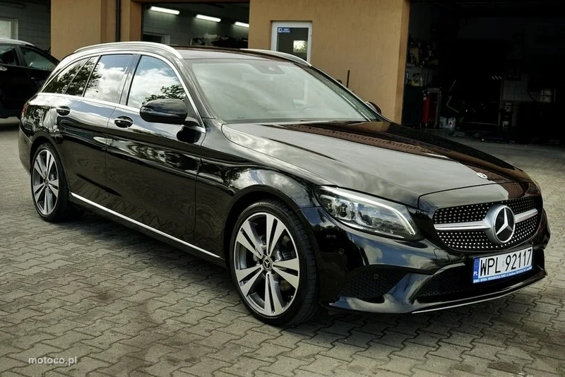 Mercedes-Benz Klasa C W205 C 220 11