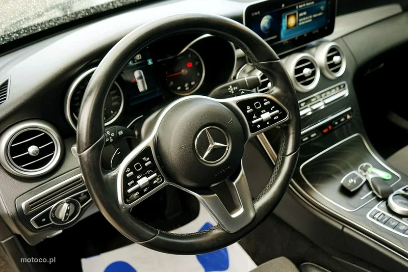 Mercedes-Benz Klasa C W205 C 220 28