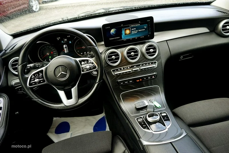 Mercedes-Benz Klasa C W205 C 220 29