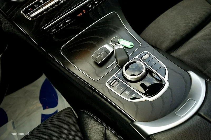Mercedes-Benz Klasa C W205 C 220 30