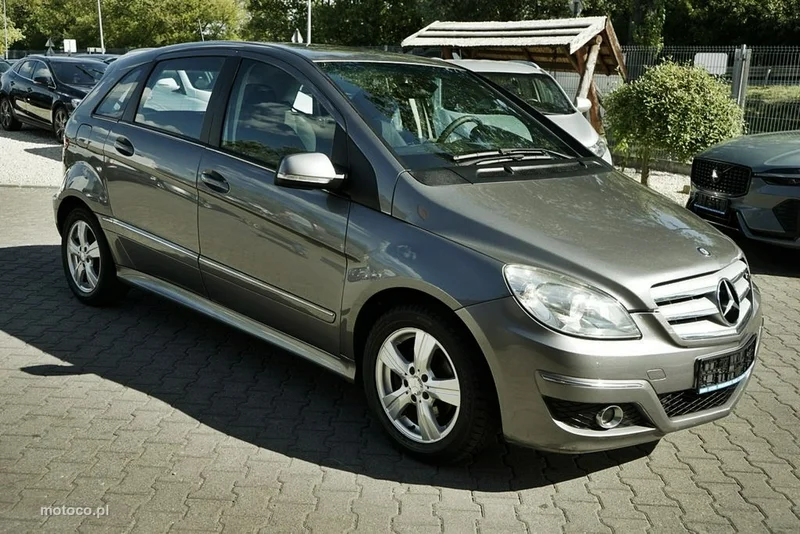 Mercedes-Benz Klasa B W245 B 180 8