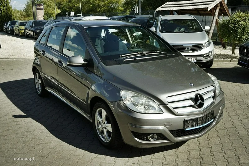 Mercedes-Benz Klasa B W245 B 180 9